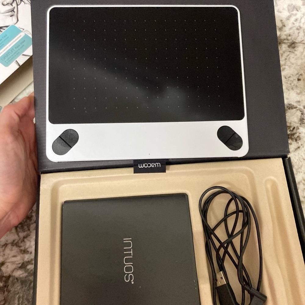 Wacom Intuos Creative Pen Tablet